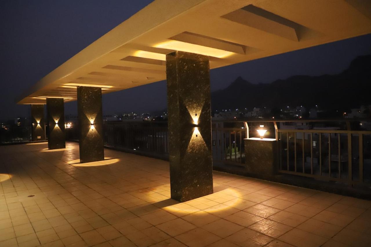 Clover Inn Udaipur Exterior photo