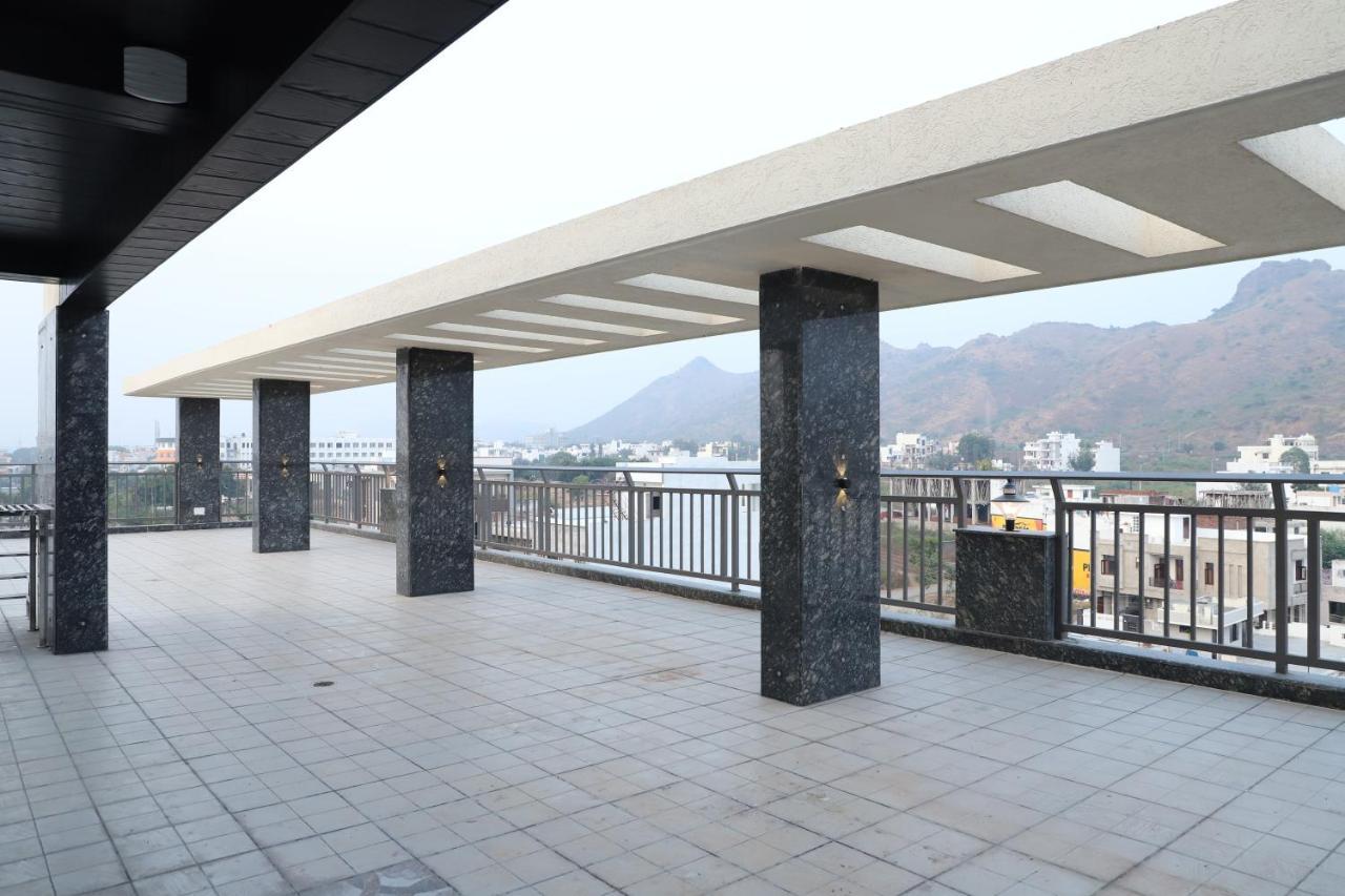Clover Inn Udaipur Exterior photo
