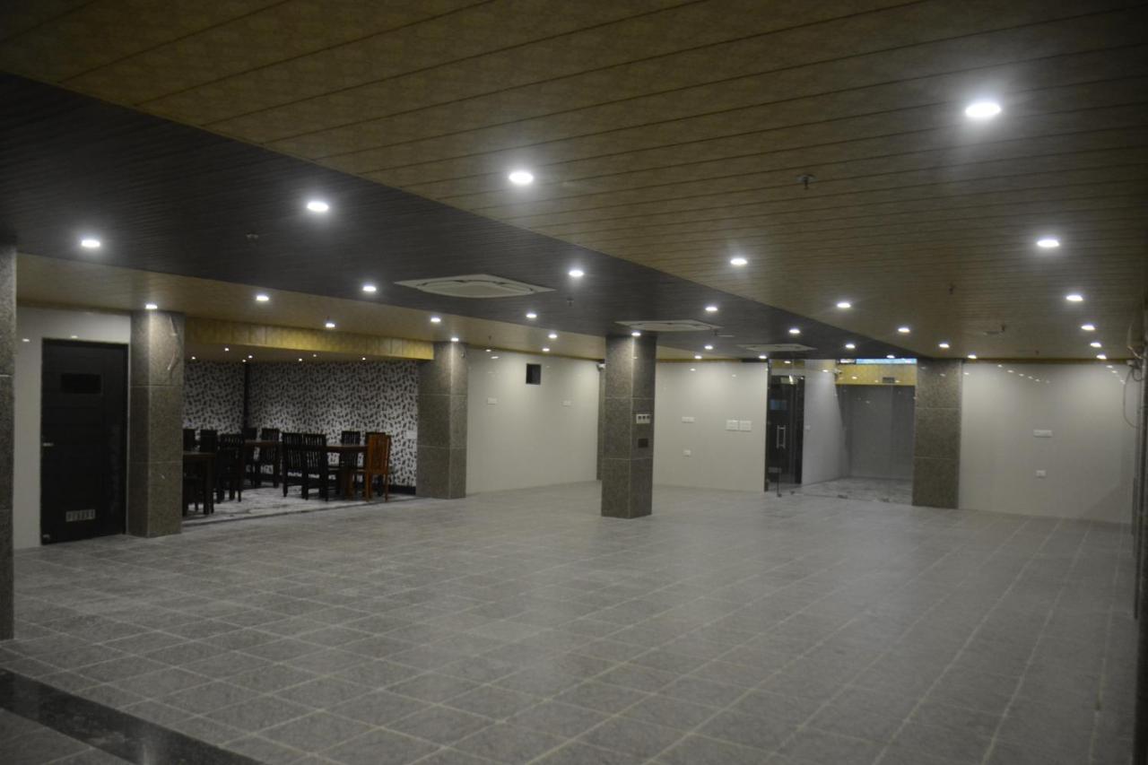 Clover Inn Udaipur Exterior photo