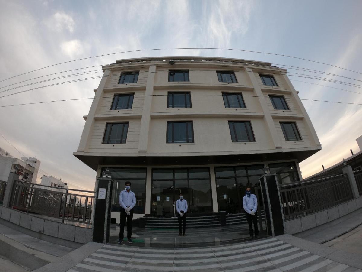 Clover Inn Udaipur Exterior photo