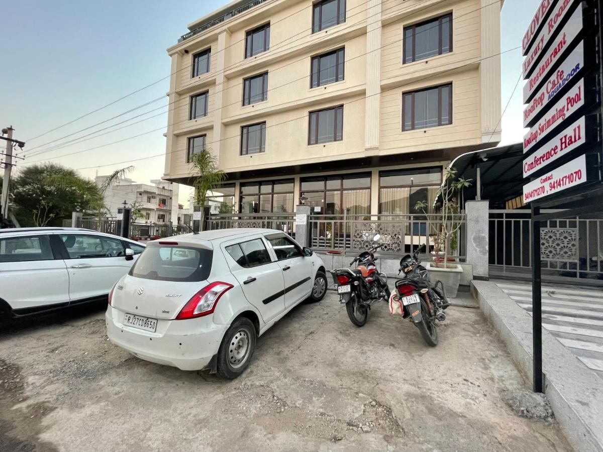 Clover Inn Udaipur Exterior photo
